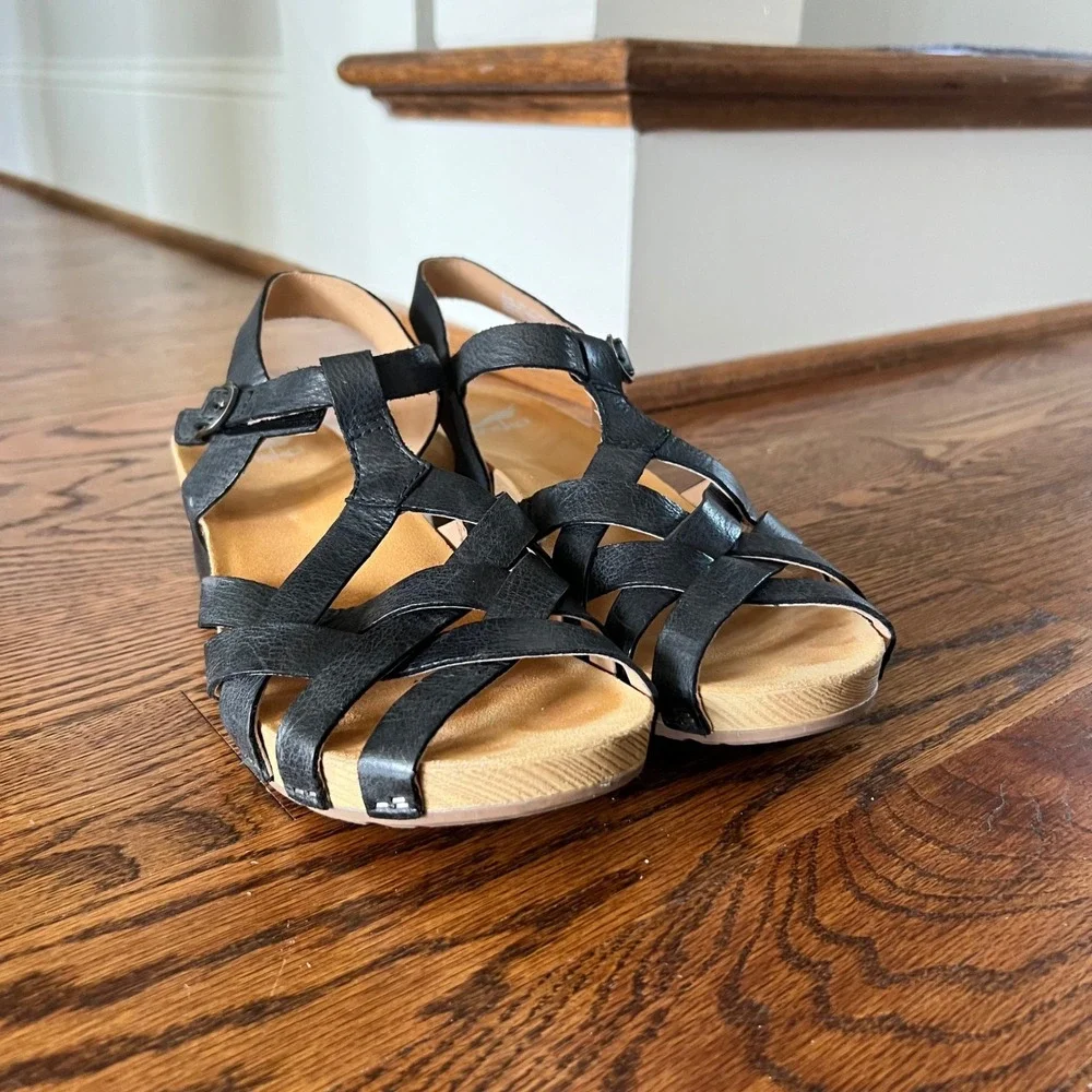 Dansko Womens‎ Black Leather T-Strap Wedge Sandals Size 39 EU 8.5-9 US Strappy